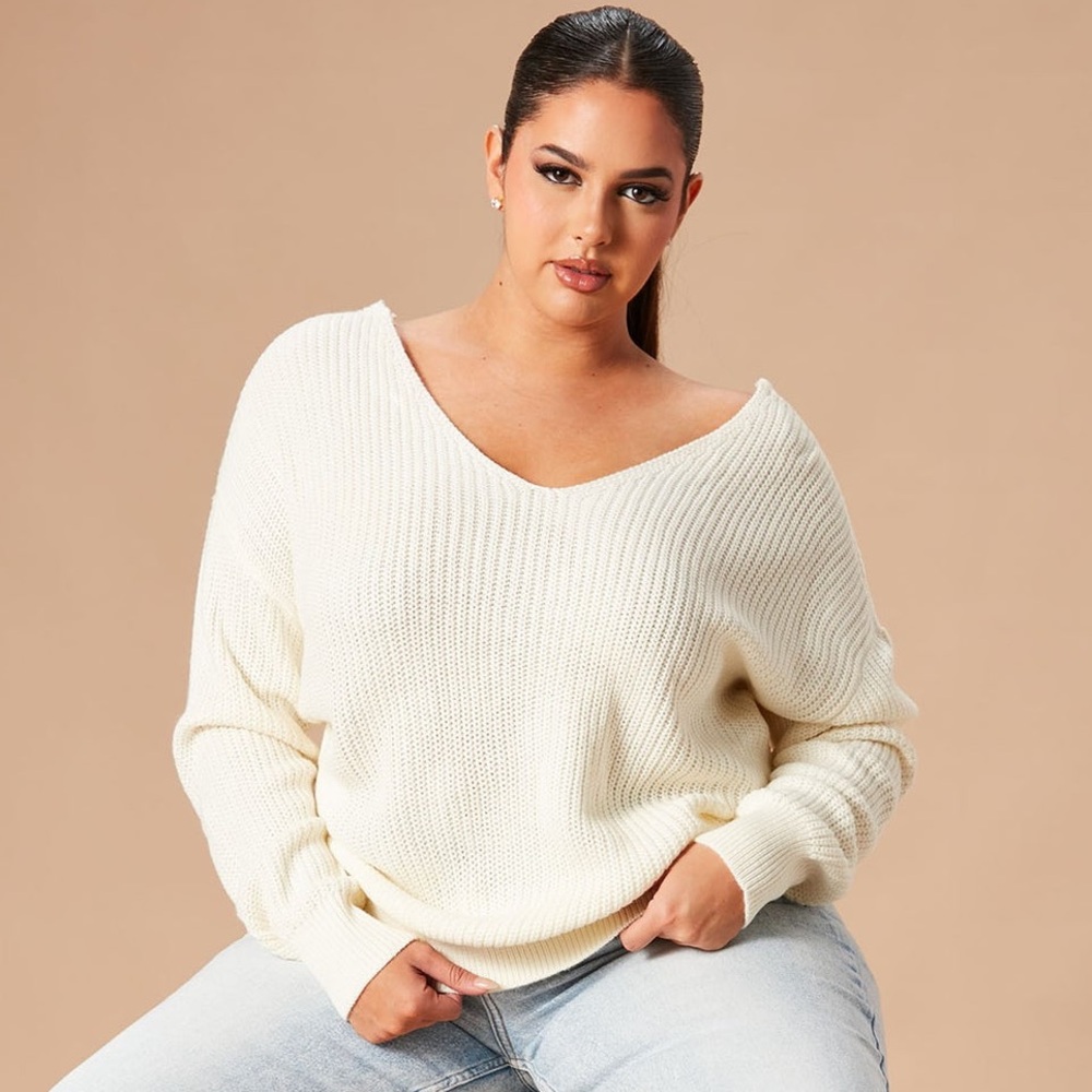 Fashion Nova Falls Favorite Girl Sweater II Ivory VNeck Size Large (Wear 2 Ways)